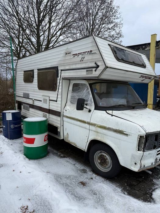 Kamper na bazie Forda transita mk2