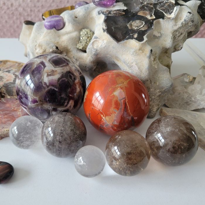 Продам кулі з натуральних мінералів