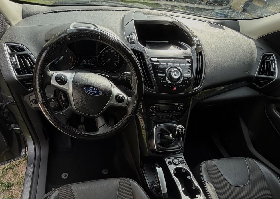 Sprzedam ford kuga rok 2013.