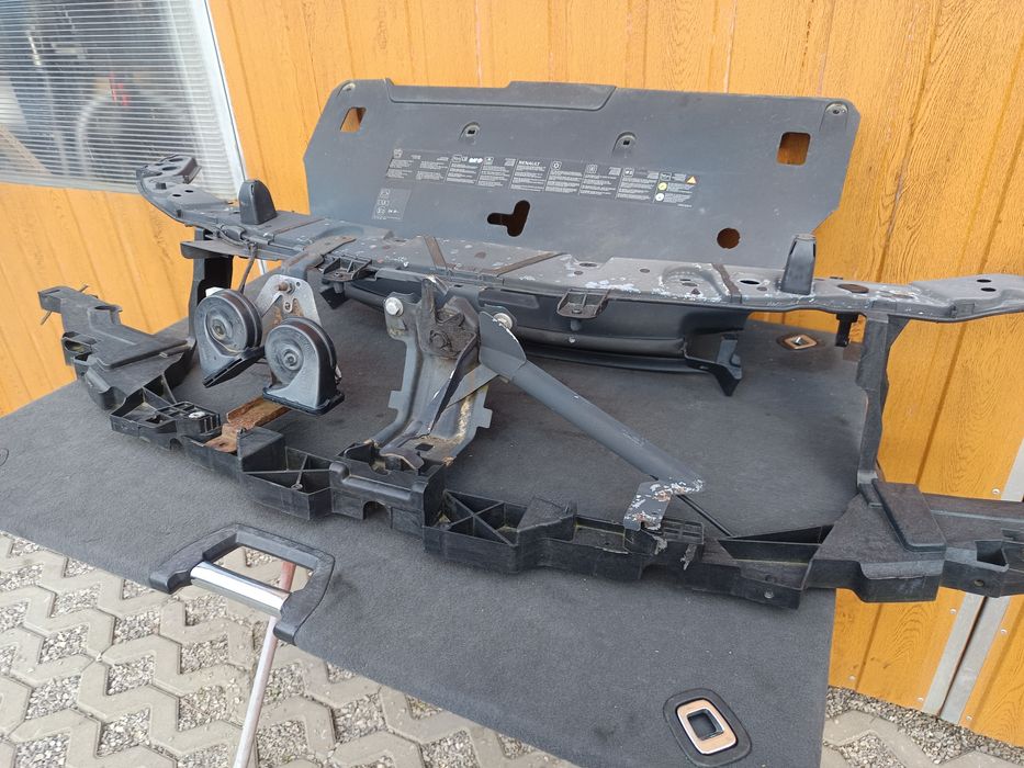 RENAULT LAGUNA III Pas Przedni Wzmocnienie