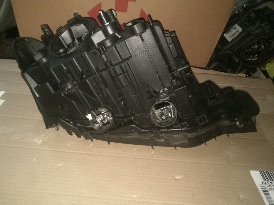 Фары  BMW  F30 ф30 левая,правая ксенон Америка Европа обычные и адапти