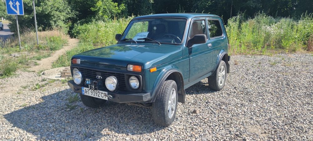 Автомобіль Нива 212140
