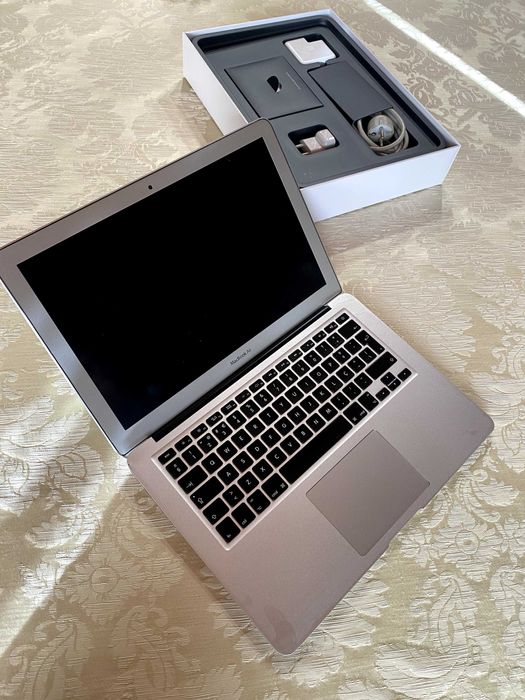 MacBook Air 13" (2015) - i5, 8GB RAM - Funcional (Ler descrição)
