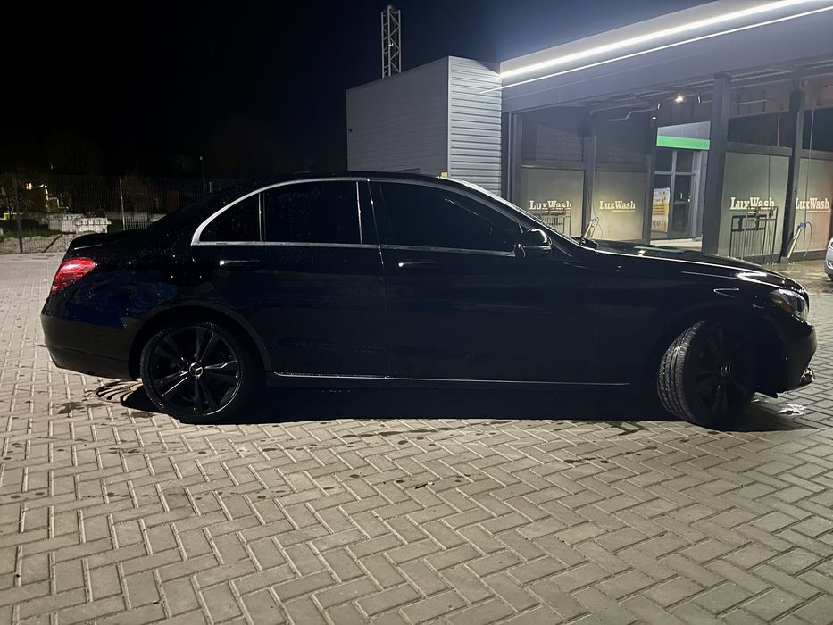Продам Mersedes Benz C 300, 2016 р.в.  2 л. турбо задній привод