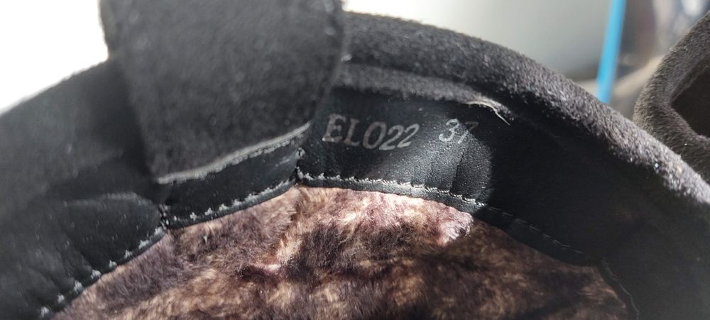 Black platform boots64286268705923124