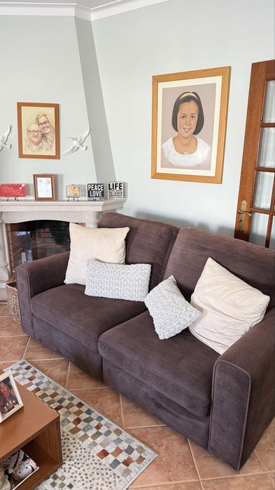 Sofá 2 Lugares em Tecido Tipo Veludo – Como Novo