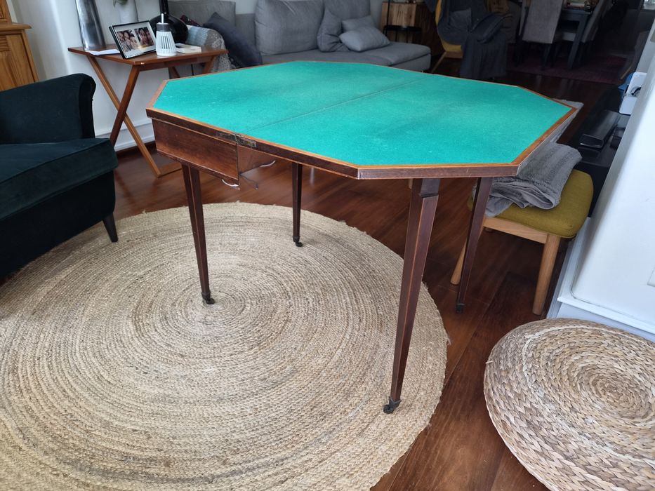 Mesa de jogo século XVIII