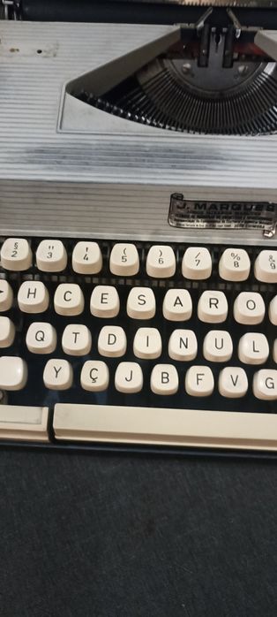 Máquina de escrever Oliva/Messa