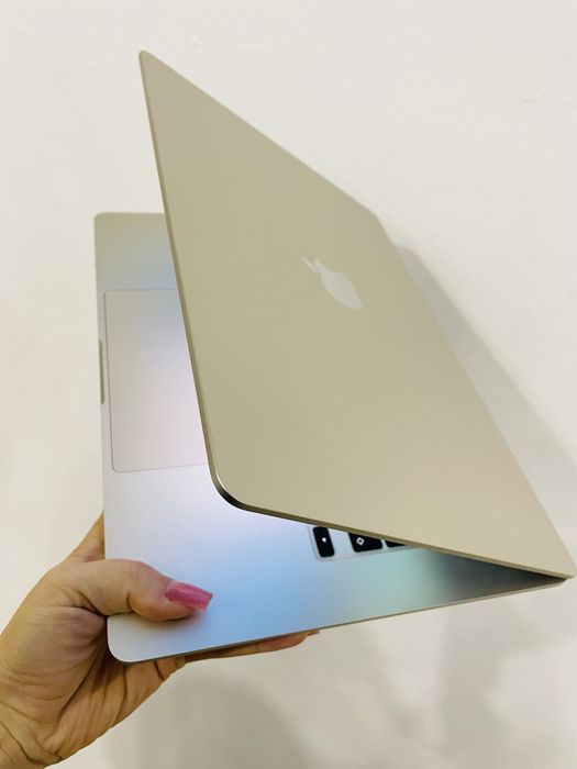 Apple MacBook air 15 m4 16/512