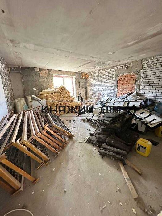 Продається окремо розташоване двоповерхове нежитлове приміщення 600 кв.м.у Бровари КОД 24330
