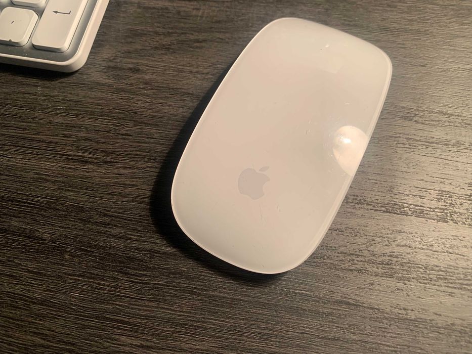 iMac Retina 5K de 27” com  Rato e Teclado
