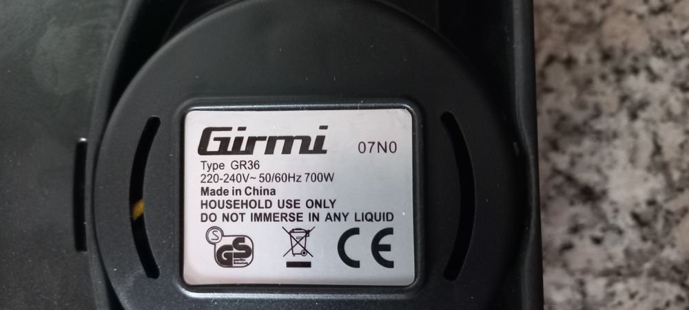Sanduicheira Girmi 700w