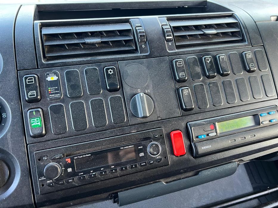 Mercedes Axor 1823 automat klima winda stare tacho izoterma koffer 7,2 m