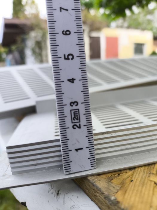 18x Kratka wentylacyjna 500x125 mm. 18 szt.