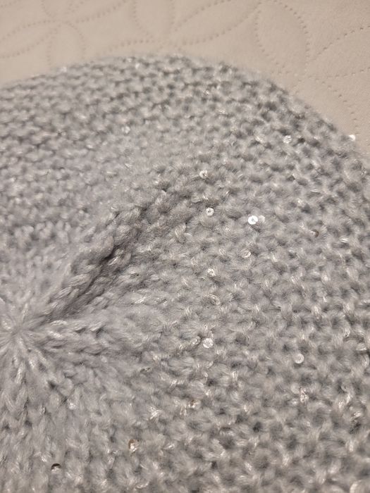 Błękitna czapka beret MOHITO
