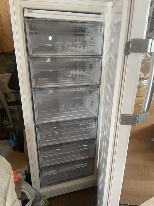 Продам морозильну камеру