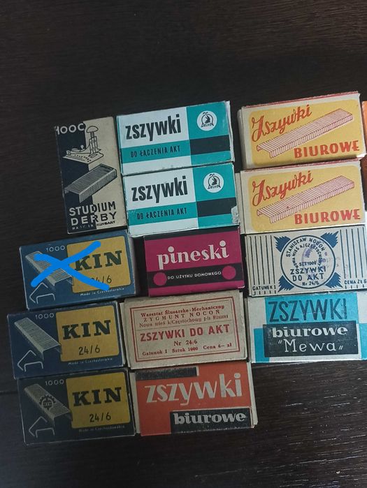 Zestaw 23 pudełek z lat 50~80 opakowań na pinezki, spinacze, zszywki