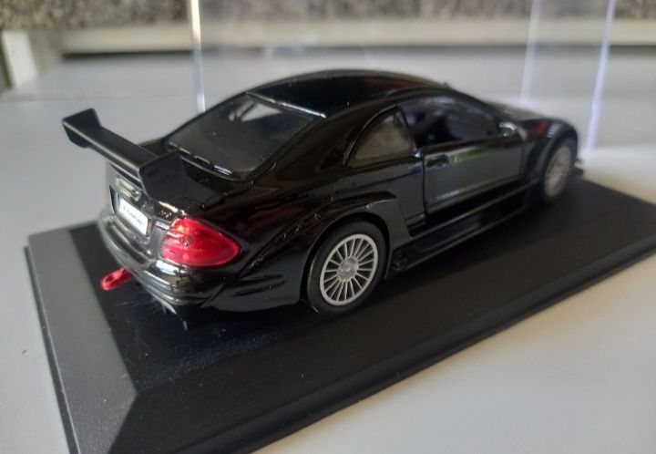 Mercedes escala 1:32
