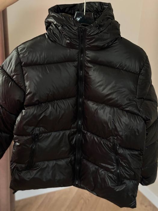Жіноча зимова куртка з капюшоном чорна / Женская зимняя куртка