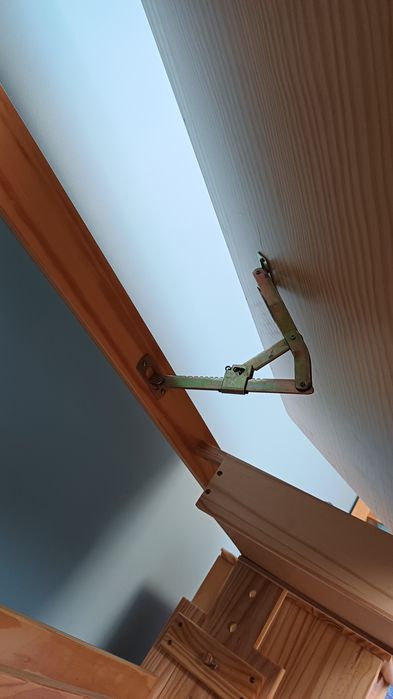 Biurko sosnowe Halmar Julia