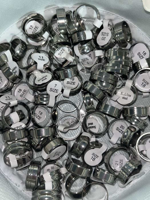 Набір обручок нових