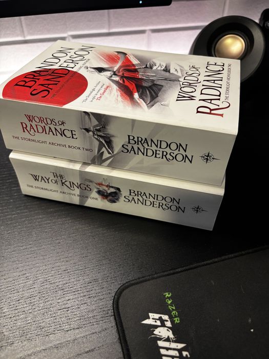 Livros Brandon Sanderson em ingles