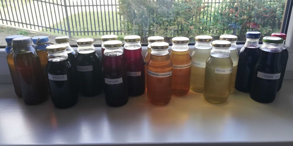 Naturalne soki owocowe .