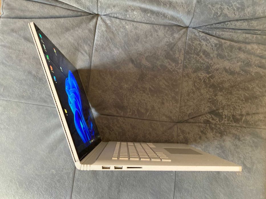 Ноутбук Планшет 2 в 1 Microsoft Surface Book 2 15 i7/16 NVIDIA GTX1060