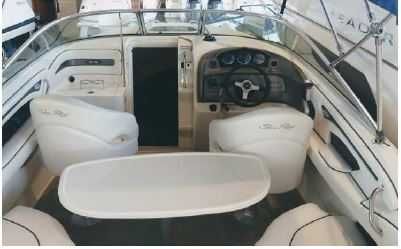 Embarcação Sea Ray 240 SS de 2006 Excelente estado - Totalmente revista - Preço Inclui atrelado de 2022