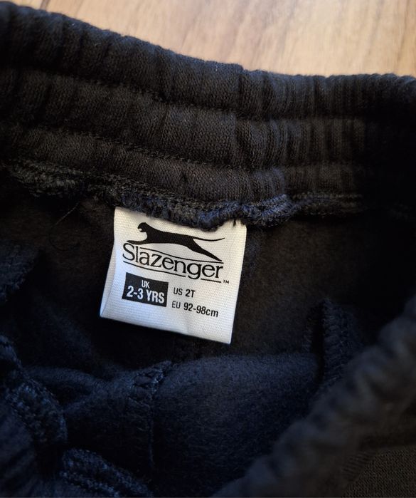 Bawelniane spodnie niemowlęce rozm 92-98 Slazenger czarne