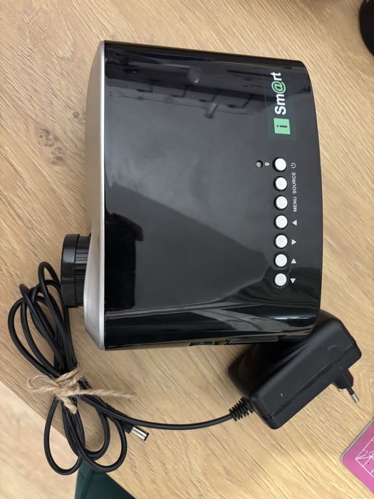 Projektor multimedialny ISMART