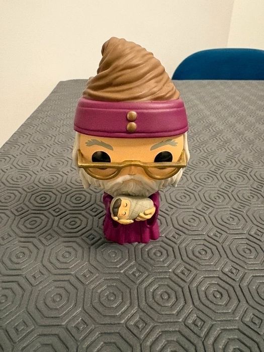 Funko Pop Albus Dumbledore com baby Harry Potter