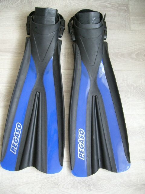 Płetwy do nurkowania dla płetwonurka, pływania  PEGASO