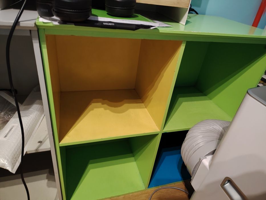 3 estantes em cubo