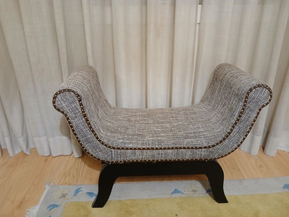 Banqueta para quarto ou sala