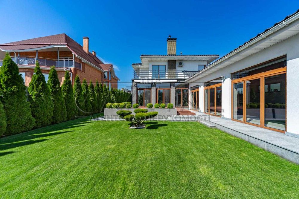 Престижний будинок в Крюківщіні 400м2, гараж та басейн