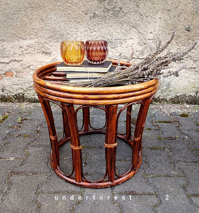 Stoliki okrągłe ratanowe siedziska kwietnik boho natural salon taras