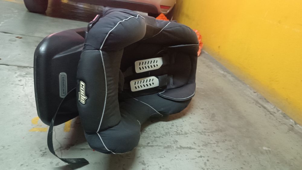 Cadeira Auto Bebecar 0-18kg– Conforto e Segurança para o Seu Bebé
