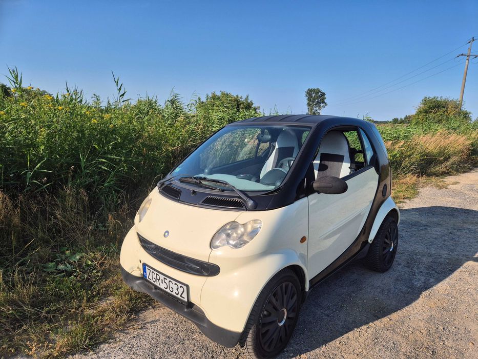 Smart fortwo . 2005