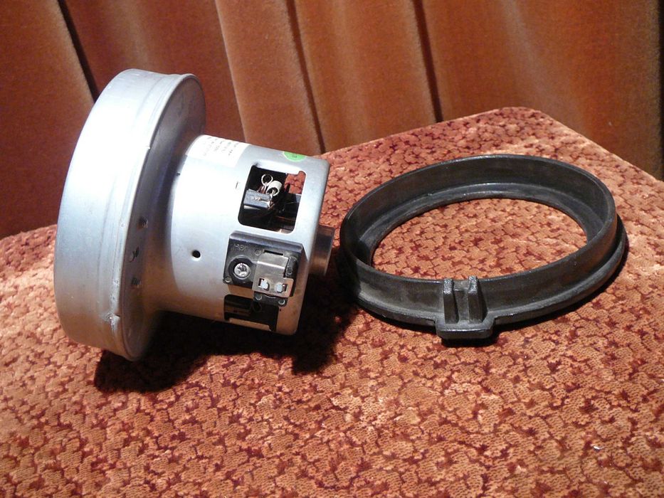 Мотор для пылесоса. Рабочий.