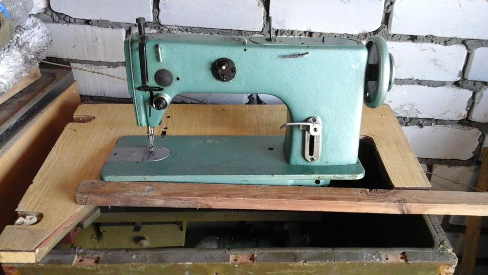 Швейна машина 322М