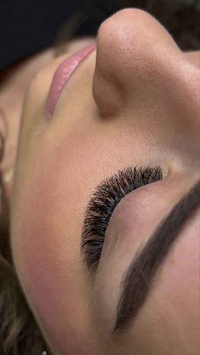Modelka na DARMOWE przedłużanie rzęs