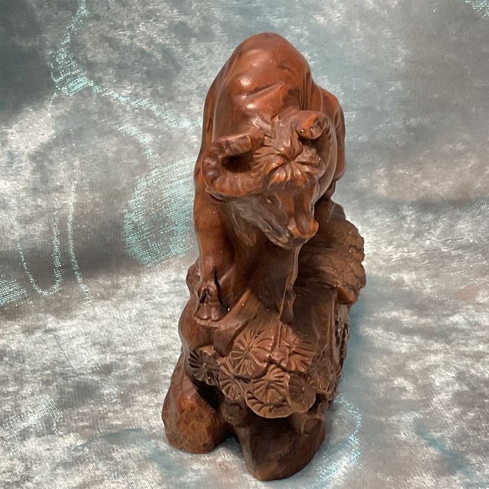 Escultura  búfalo madeira exótica