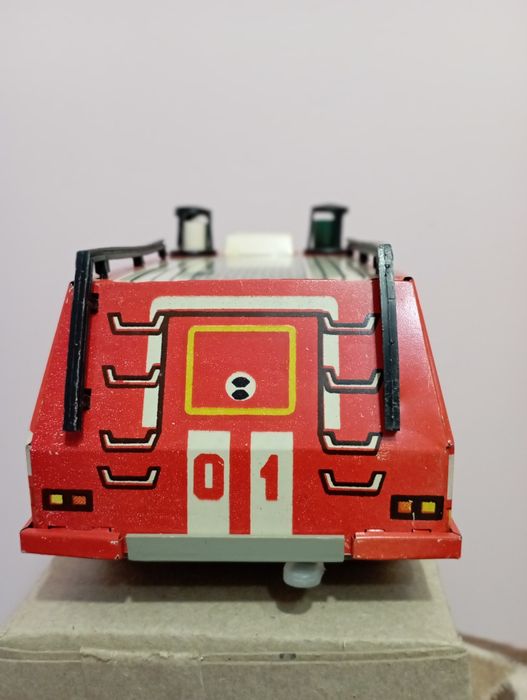 Пожарная заводная машина з-д Ватутина Киев игрушка СССР