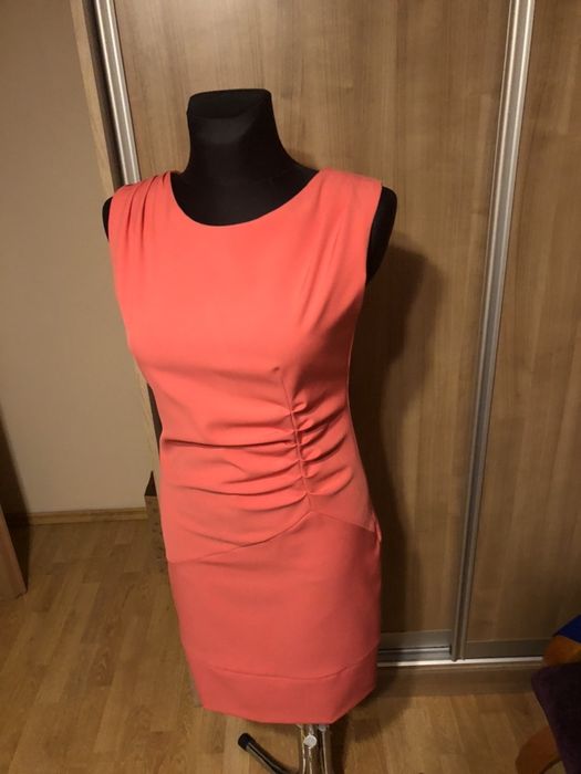 Malinowa sukienka Ryłko