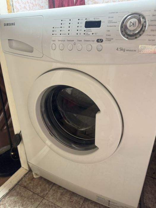 Продам стиральну машинку Samsung 4.5 кг