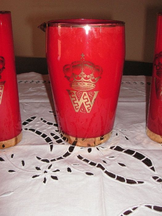 Conjunto Copos Vermelho e Dourado Vintage