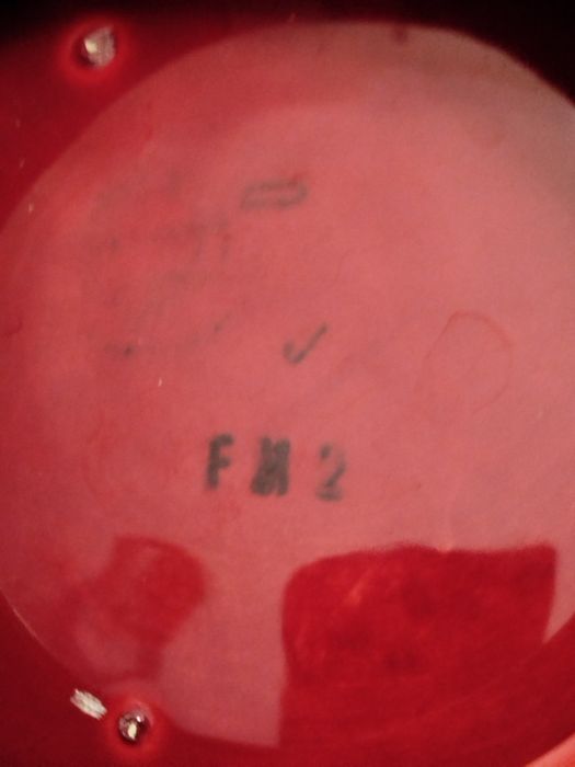 Cinzeiro antigo. Bordô