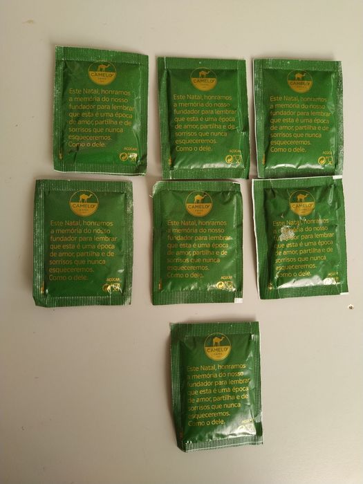 Pacotes de açúcar do café Camelo - Coleção de Natal