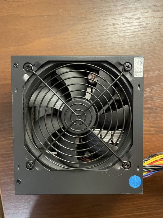 Блок живлення Vinga 400W (VPS-400-120) майже новий